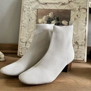 Joie sock booties 🌿